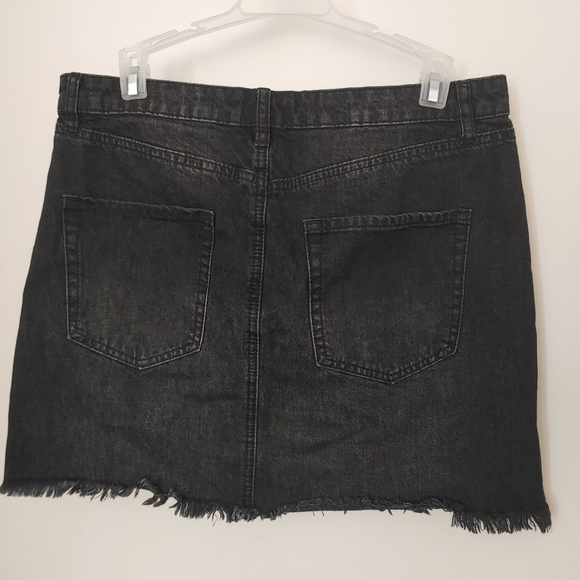 Charcoal gray distressed denim mini skirt - Picture 3 of 7